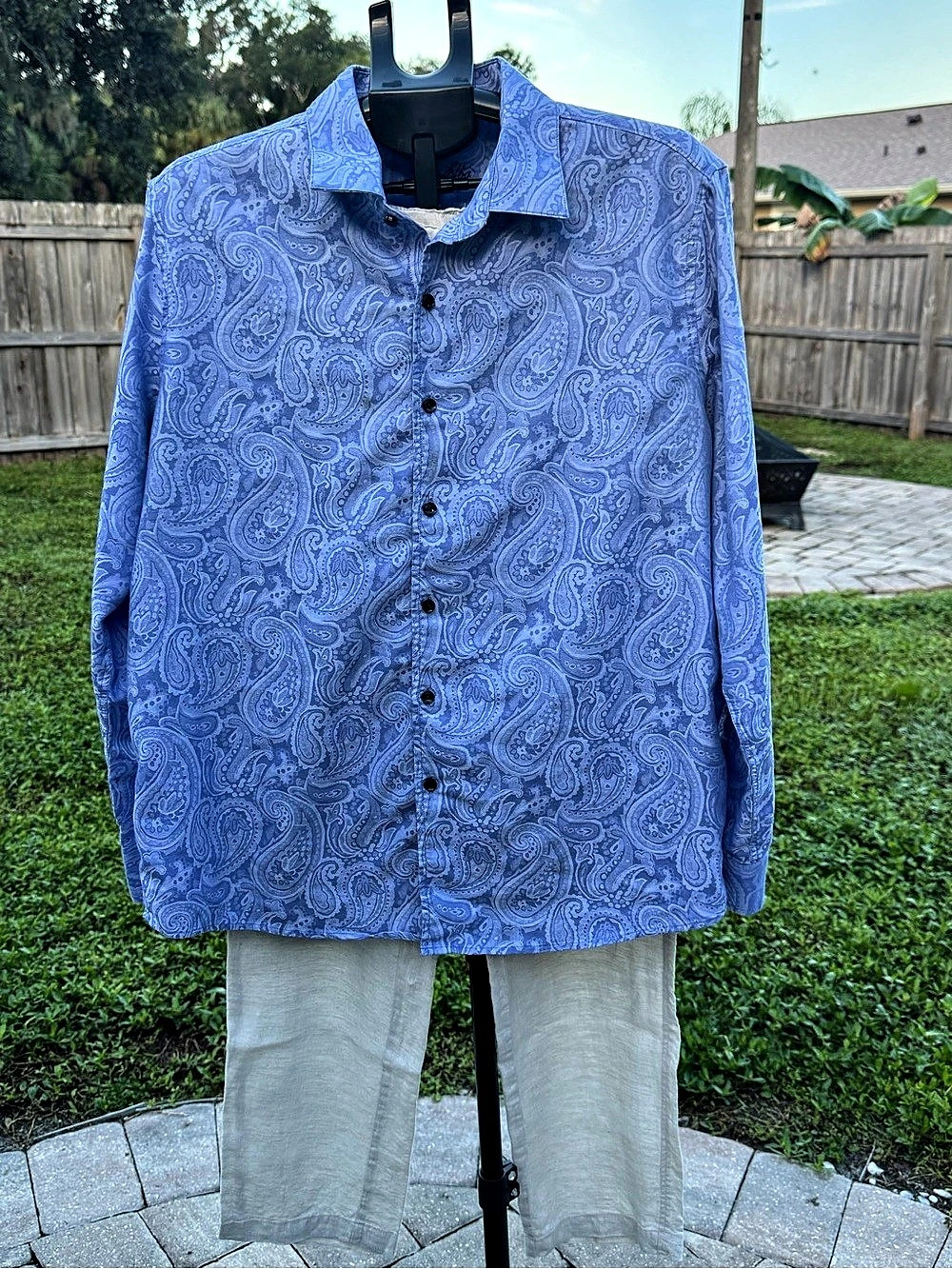 Tasso Elba Paisley Button Down in Blue Like New